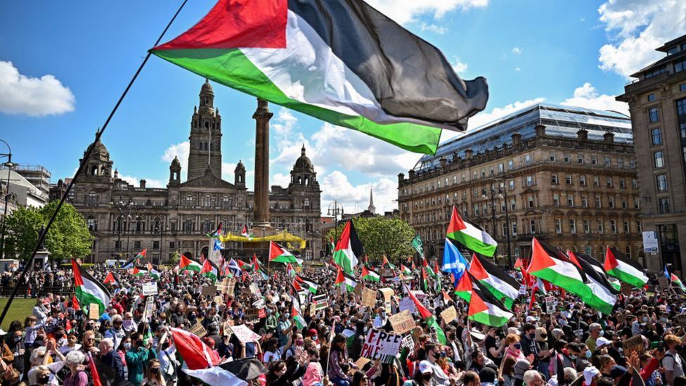 تظاهرة تضم الآلاف من المنددين بالعدوان الإسرائيلى على غزة بمدينة جلاسكو فى إسكتلندا - صورة أرشيفية