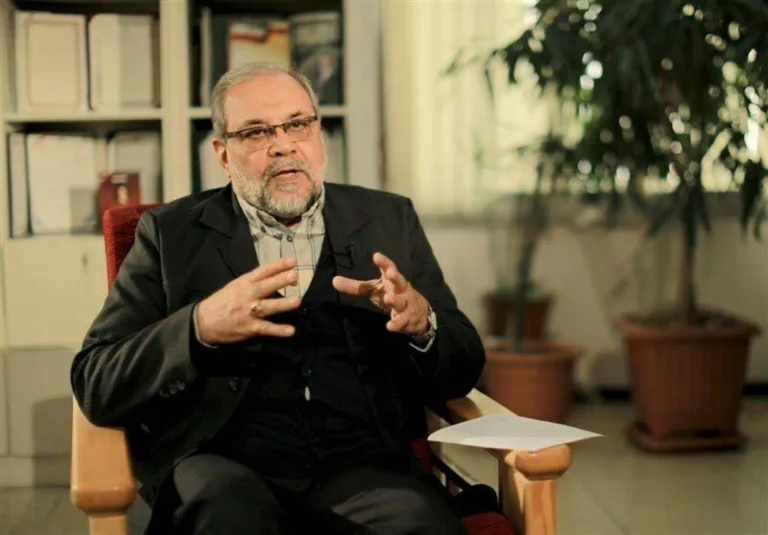 كيف تحول أمين عام المجلس الأعلى للأمن القومي الإيراني إلى الحاكم الفعلي للبلاد؟!